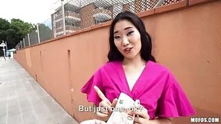 Dinero rápido por una mamada asiática