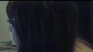 Asyalı genç kız kendi kendine dokunuyor